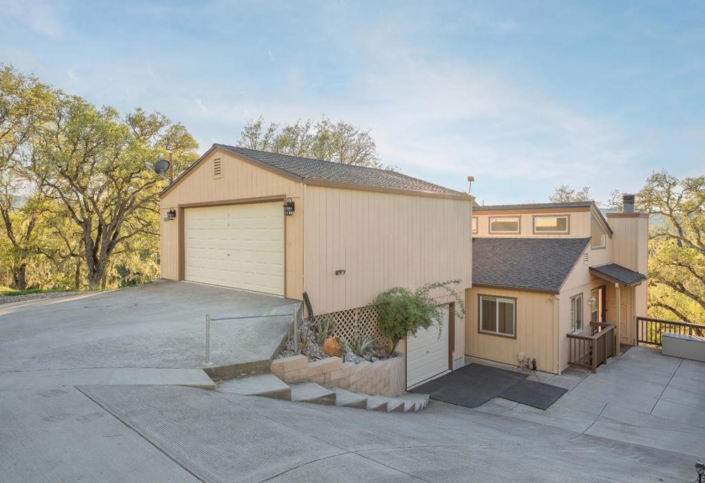 This is a great Lake Nacimiento house. Ready for your family and friends to enjoy the lake year round. The house has been remodeled and all you need to do is move in and enjoy. The main level has a living room, primary bedroom and kitchen with a large deck area. Downstairs you have two bedrooms with decks and bathroom. There is also a unique loft area that can be used in a number of ways. The views are great throughout the property but amazing up on the loft. As far as storage you have a two car/boat garage and is 22 6 deep. Next you have an additional one car garage that will fit your car or side by side. This space was used as a gym for the current owners. nothing to do but enjoy Lake Nacimiento and lake living.