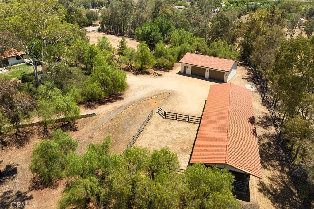 38785 Avenida Bonita