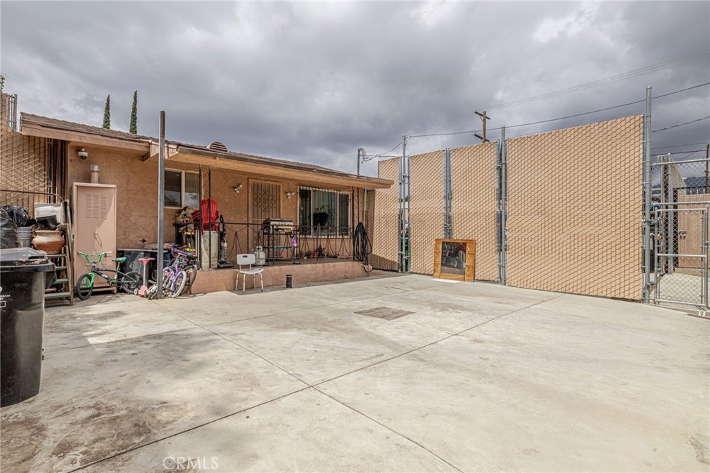 15723 Kadota Street