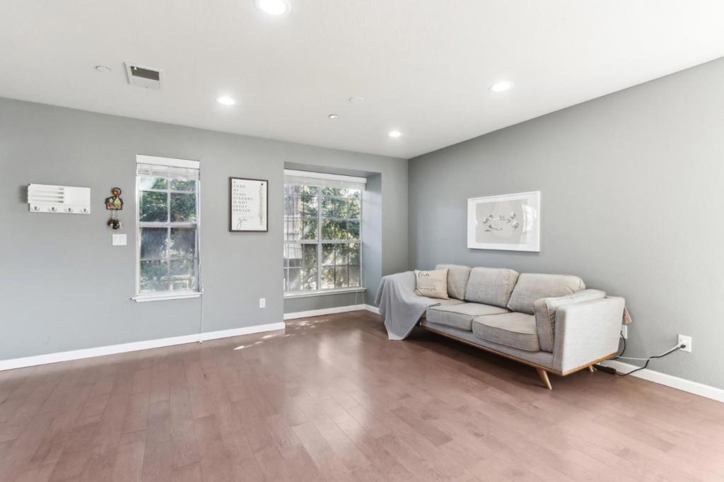 984 Belmont Terrace 10