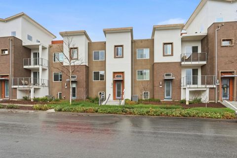 157 Llano De Los Robles Avenue 4 San Jose CA 95136