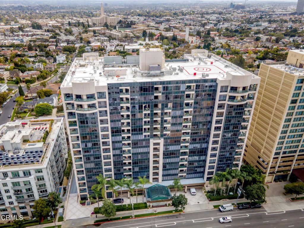 Photo of 10724 Wilshire Boulevard #607, Los Angeles, CA 90024 (MLS # P1-23979)