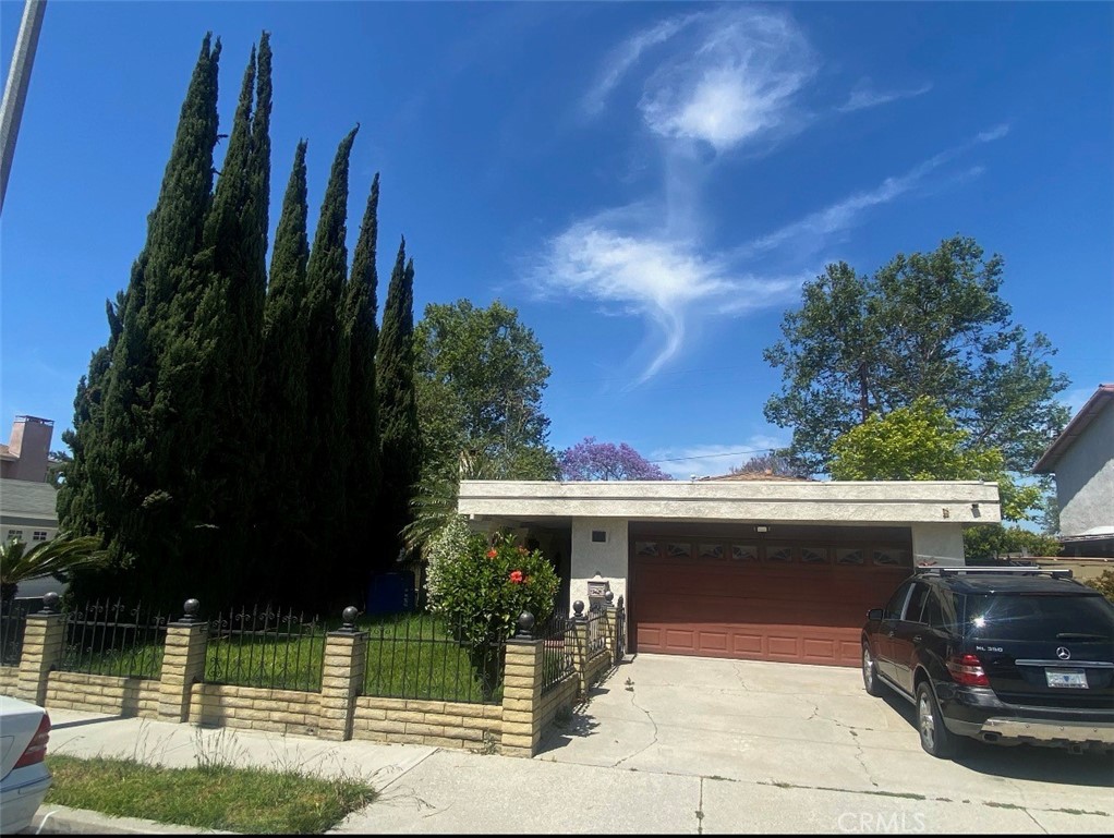 275 W Shadwell