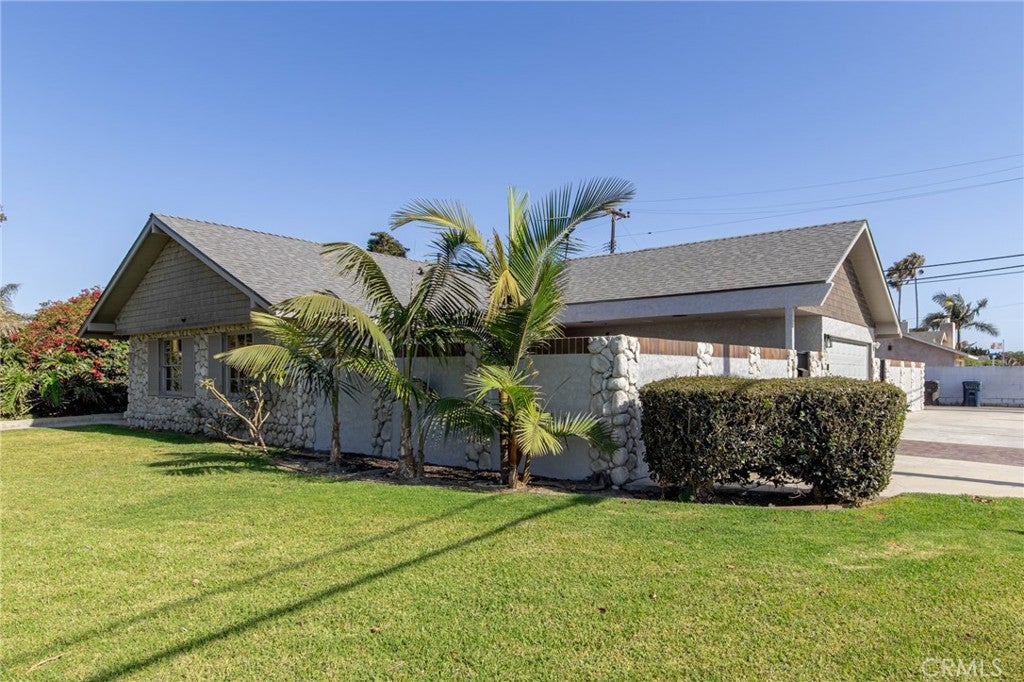 8232 Indianapolis, Huntington Beach CA 92646 - Photo 7