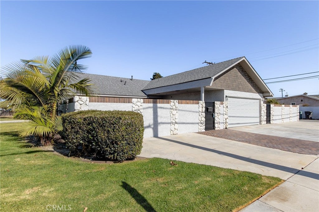8232 Indianapolis, Huntington Beach CA 92646 - Photo 9