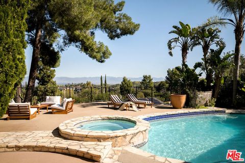 Photo of 21825 Ambar Drive, Woodland Hills, CA 91364 (MLS # 26653155)