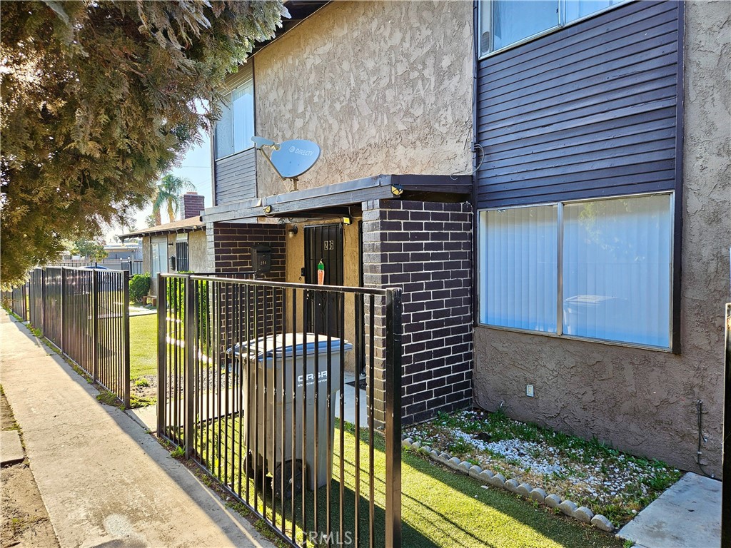 284 N Elk Street