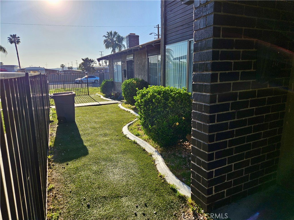 284 N Elk Street