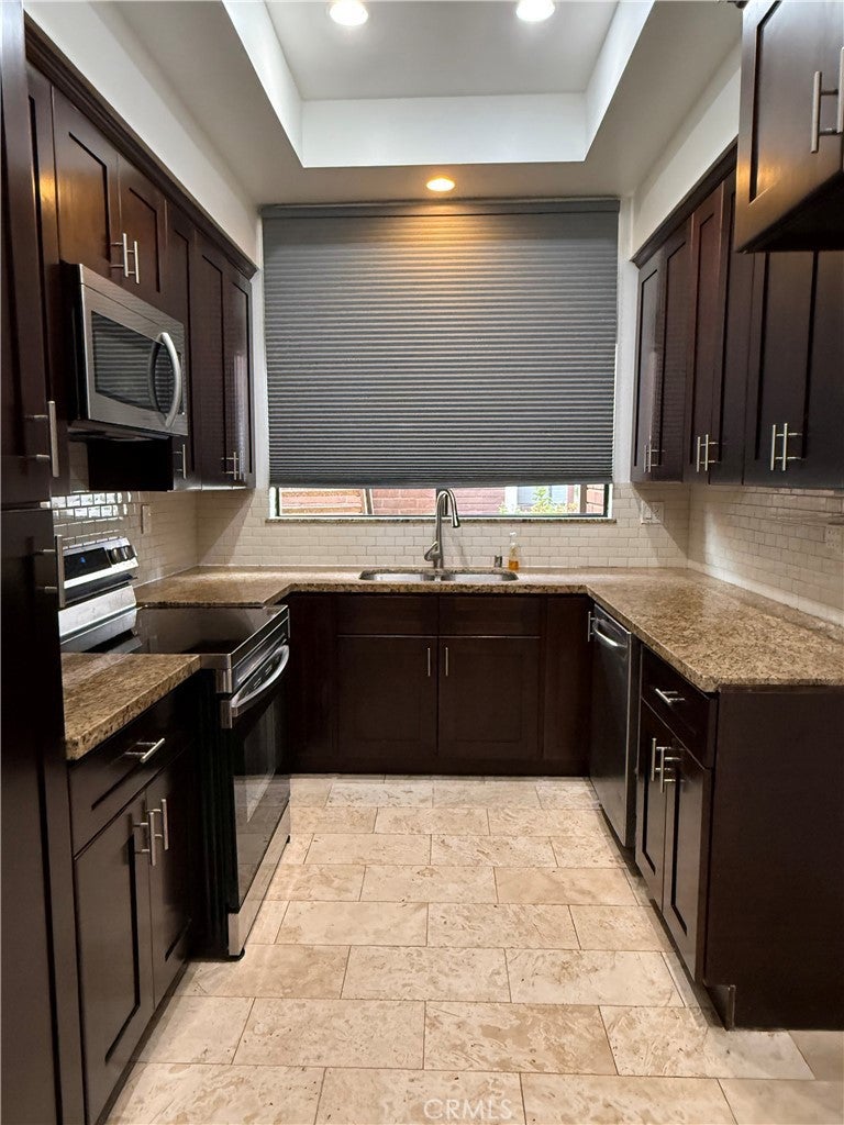 2322 Palos Verdes W 105