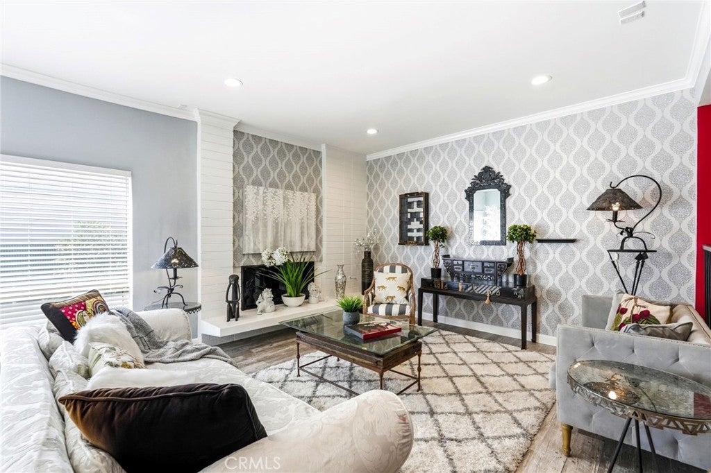 4807 Woodley Avenue 303