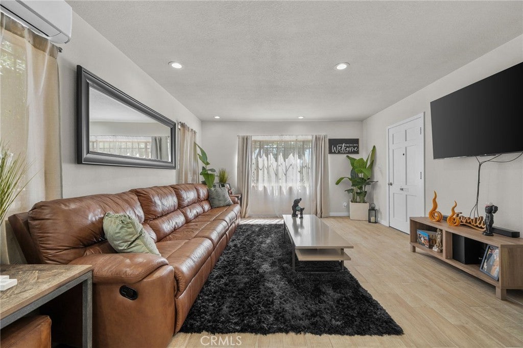 7941 Lemona Avenue, Panorama City CA 91402