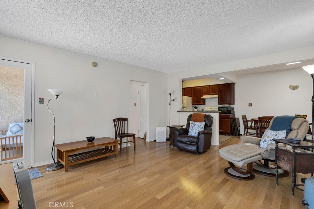 1620 N San Fernando 52