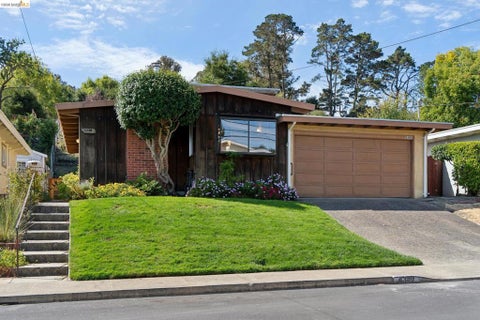 Photo of 4380 Jana Vista RD, El Sobrante, CA 94803 (MLS # 41146747)