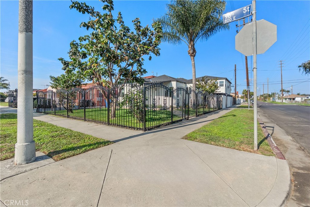 8921 Wadsworth