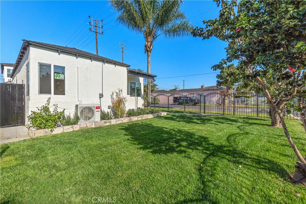 8921 Wadsworth