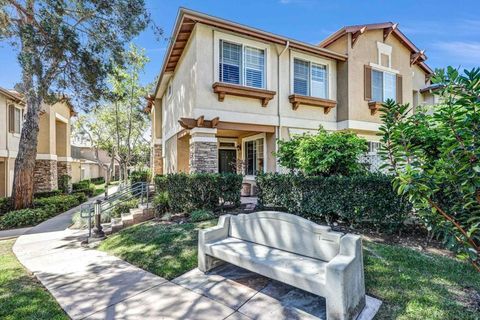 Photo of 9625 W Canyon Ave. Ter #4, San Diego, CA 92123 (MLS # 260005654SD)