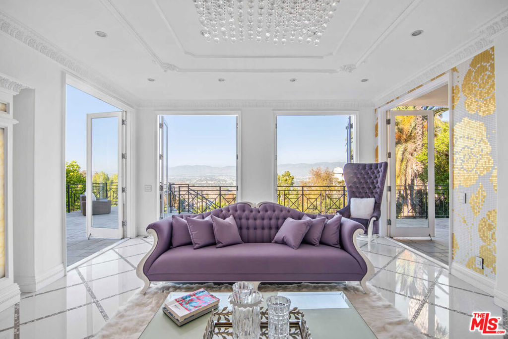 12063 Crest Court