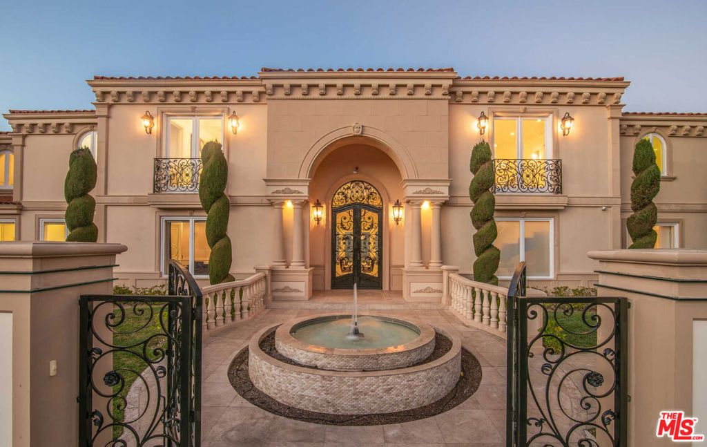 12063 Crest Court