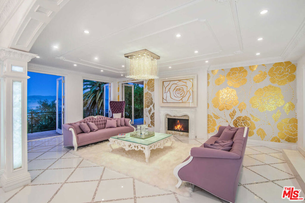 12063 Crest Court