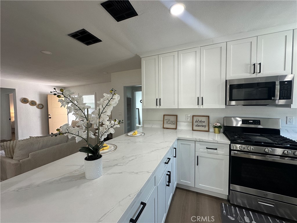 1598 W 7Th Street