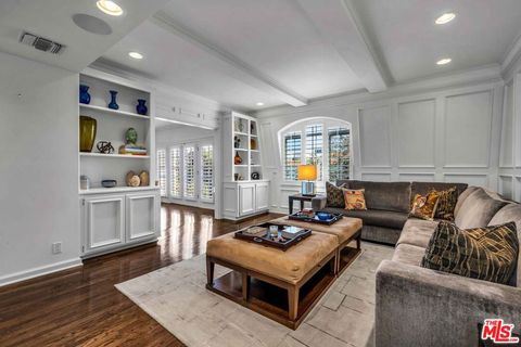 Photo of 11745 Montana Avenue #301, Los Angeles, CA 90049 (MLS # 26643057)