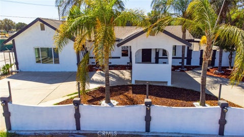 Photo of 815 E 5th ST, Hanford, CA 93230 (MLS # FR26203044)