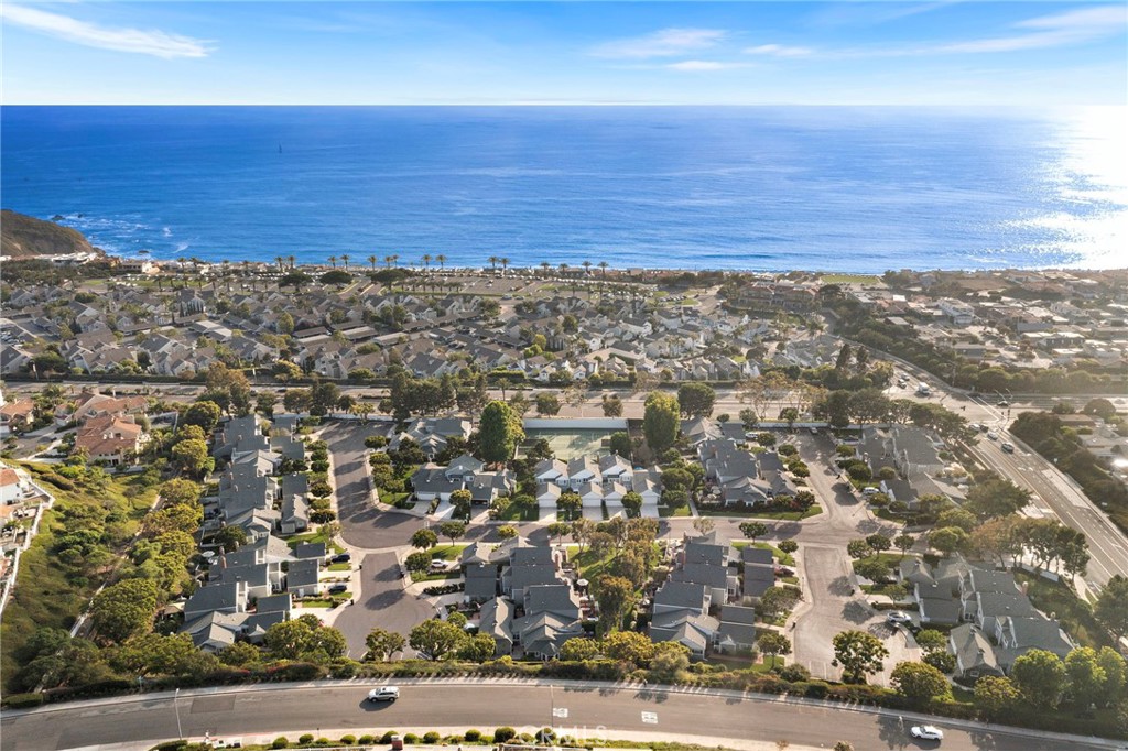 33966 Cape Cove