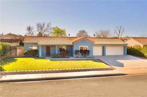 Photo of 12654 Jade Road, Victorville, CA 92392 (MLS # HD26168253)