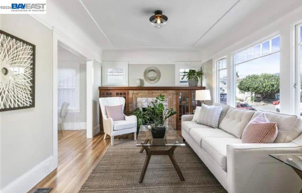 Photo of 5723 Shattuck Ave, Oakland, CA 94609 (MLS # 41129659)