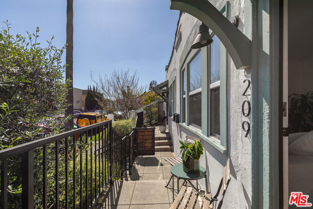 209 S Reno Street