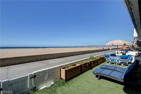 Photo of 532 The Strand, Hermosa Beach, CA 90254 (MLS # SB26181602)