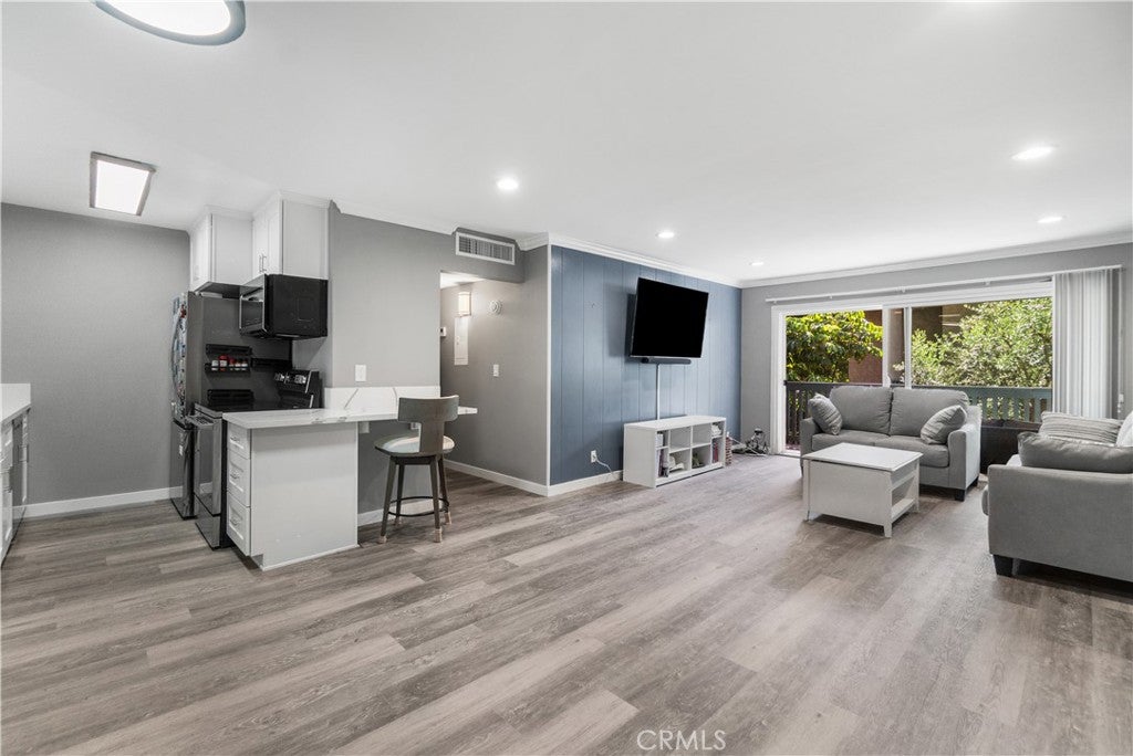 576 N Bellflower 222