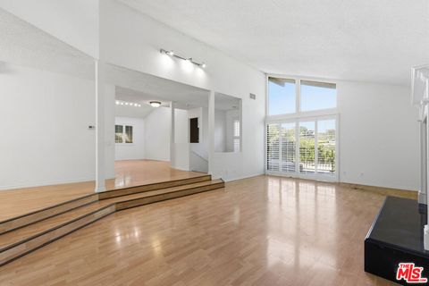 Photo of 3334 Oak Glen Drive, Los Angeles, CA 90068 (MLS # 25628875)