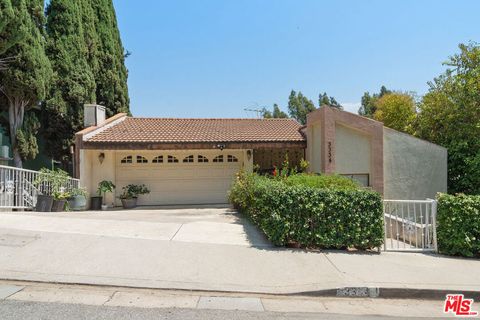 3334 oak glen drive los angeles ca 90068