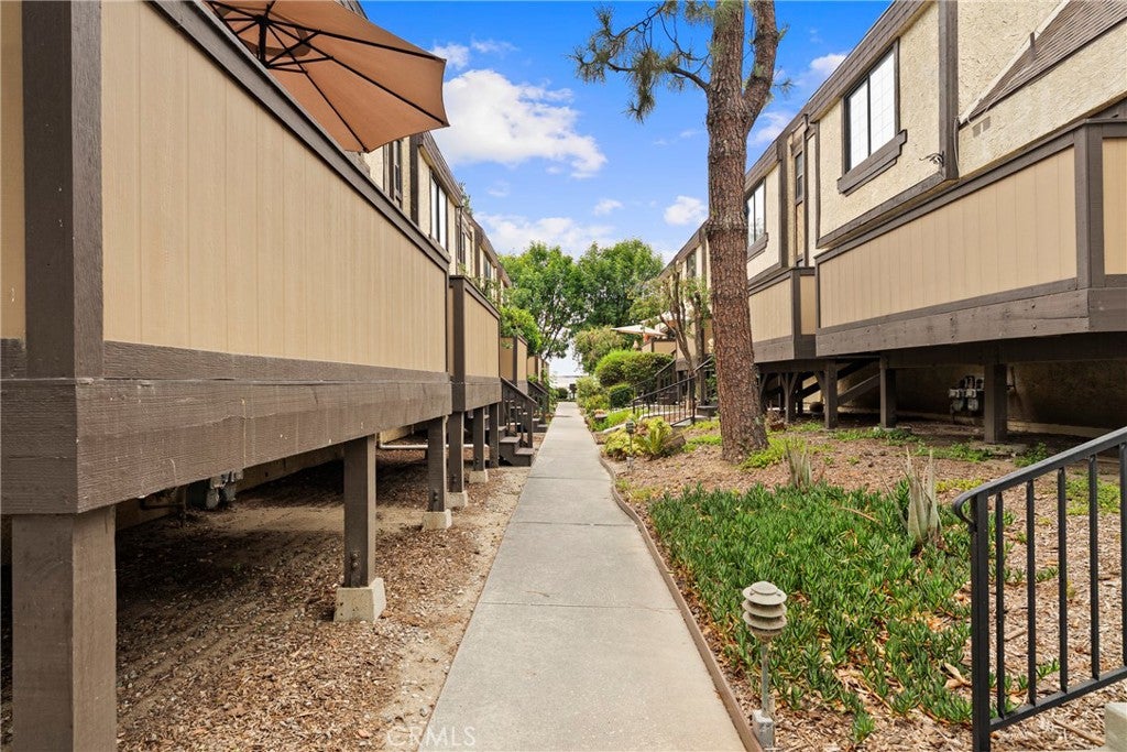 11300 Foothill Boulevard 7, Sylmar CA 91342