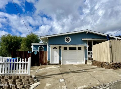 Photo of 9333 Rowell Avenue, Chatsworth, CA 91311 (MLS # 226000727)