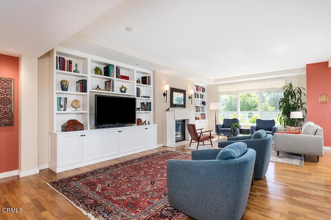 Photo of 920 Granite Drive #212, Pasadena, CA 91101 (MLS # P1-29287)