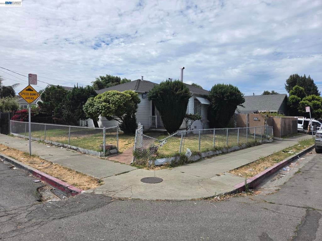 9601 D St ST, Oakland CA 94603