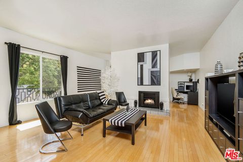 Photo of 2041 Roscomare Road, Los Angeles, CA 90077 (MLS # 25629637)
