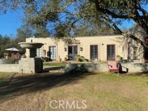 Photo of 40461 Long Hollow Drive, Coarsegold, CA 93614 (MLS # GD25272533)