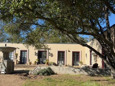 Photo of 40461 Long Hollow Drive, Coarsegold, CA 93614 (MLS # GD25272533)