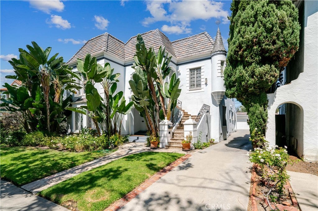 6237 and 6239 W 6th Street