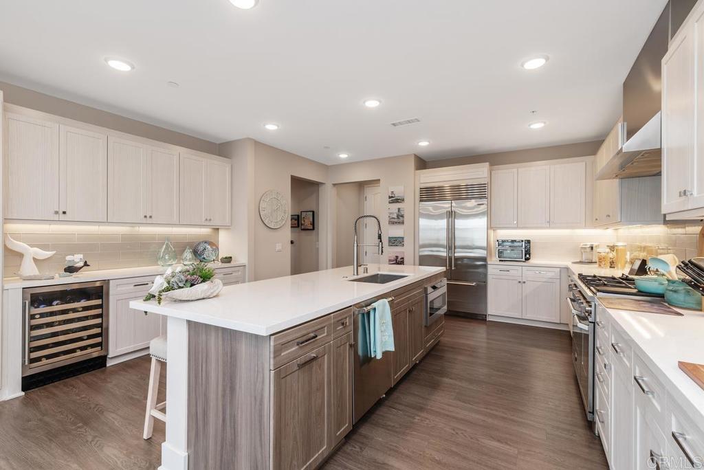 800 Grand Avenue 105