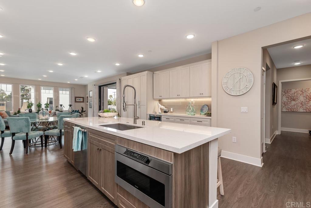 800 Grand Avenue 105