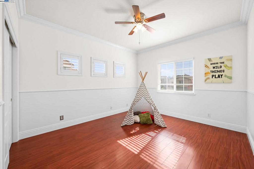 EDGEWOOD - Residential