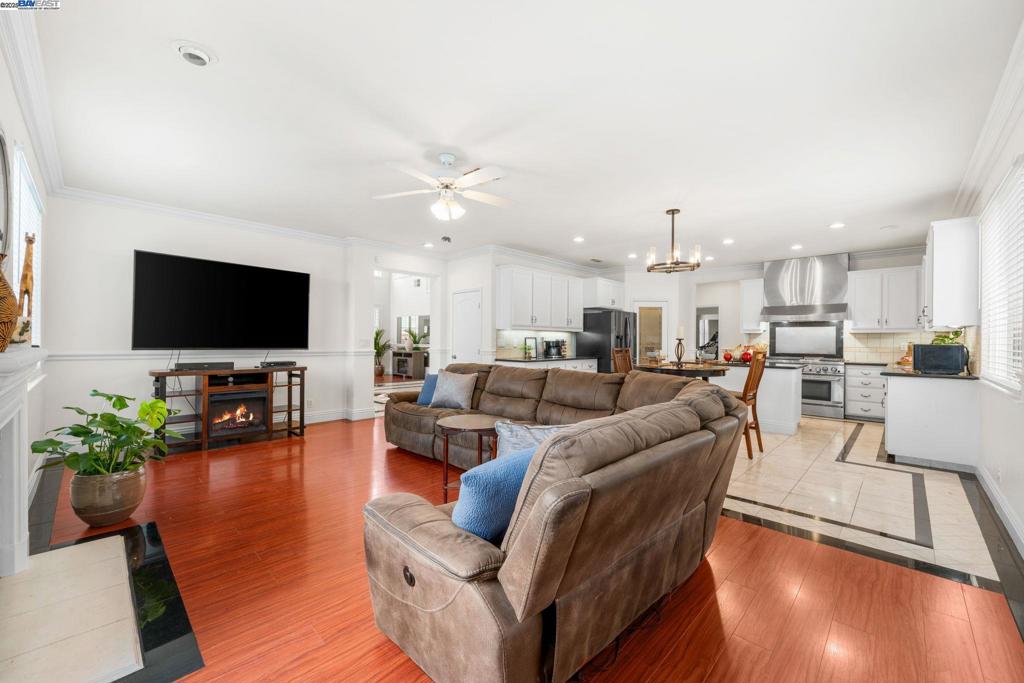 EDGEWOOD - Residential