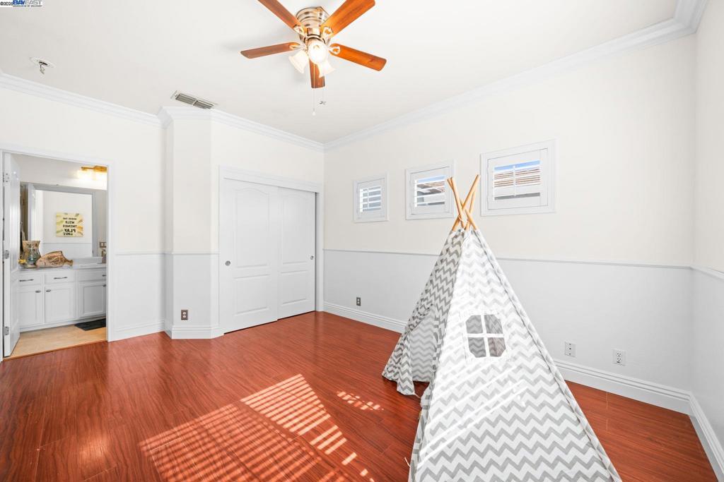 EDGEWOOD - Residential