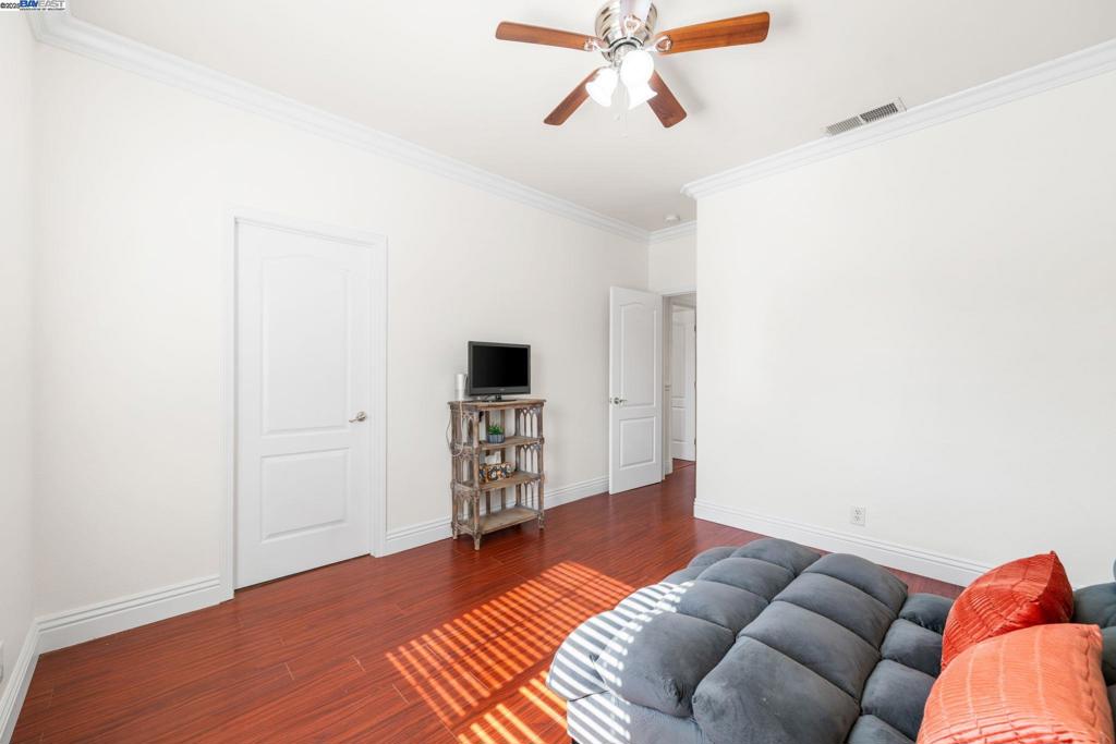 EDGEWOOD - Residential