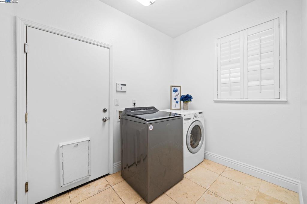 EDGEWOOD - Residential