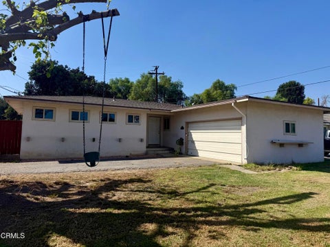 Photo of 124 Moultrie Place, Santa Paula, CA 93060 (MLS # V1-39371)